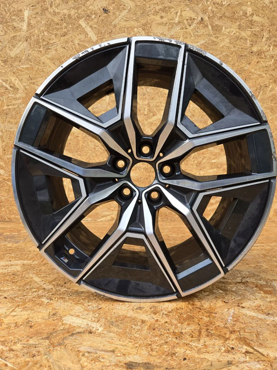 BMW № 665 · R19, фото 1